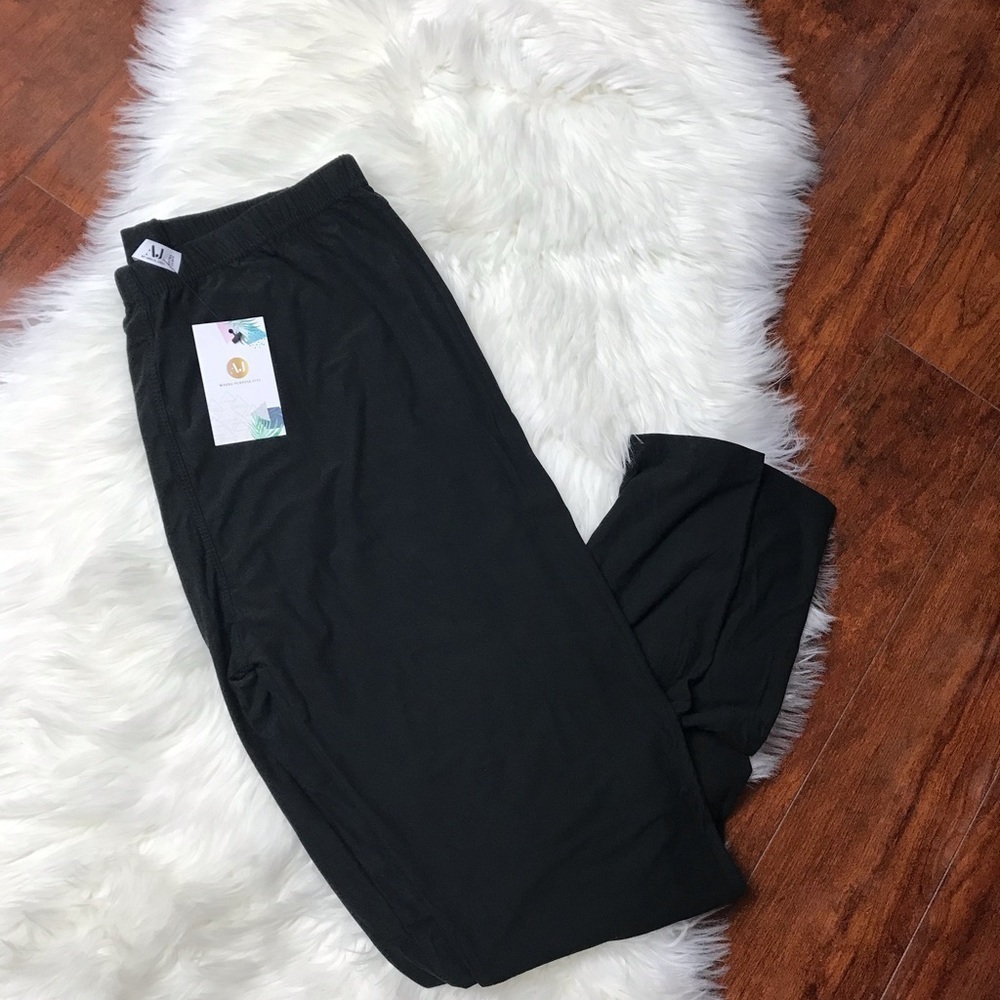 Amelia James NWT Black Leggings Extra Curvy - Picture 5 of 7